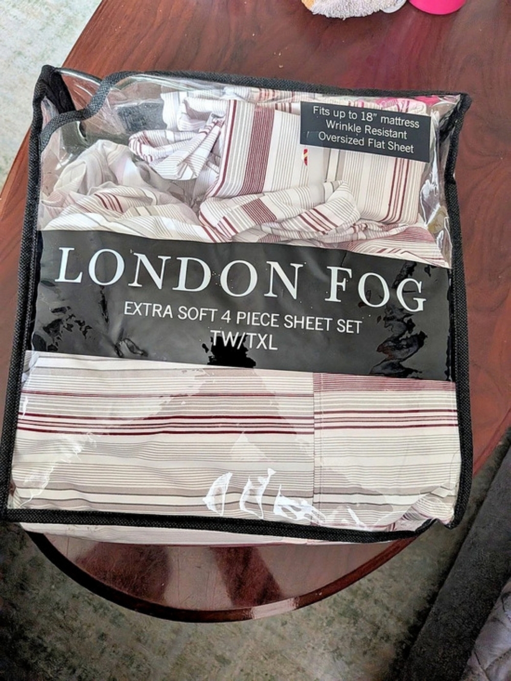 New London Fog Supreme 4 Piece Sheet Set TW/TXL Striped White & Red